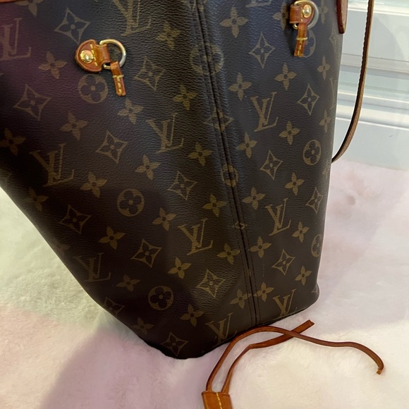 π«SOLDπ« Authentic Louis Vuitton Neverfull MM - Picture 9 of 16